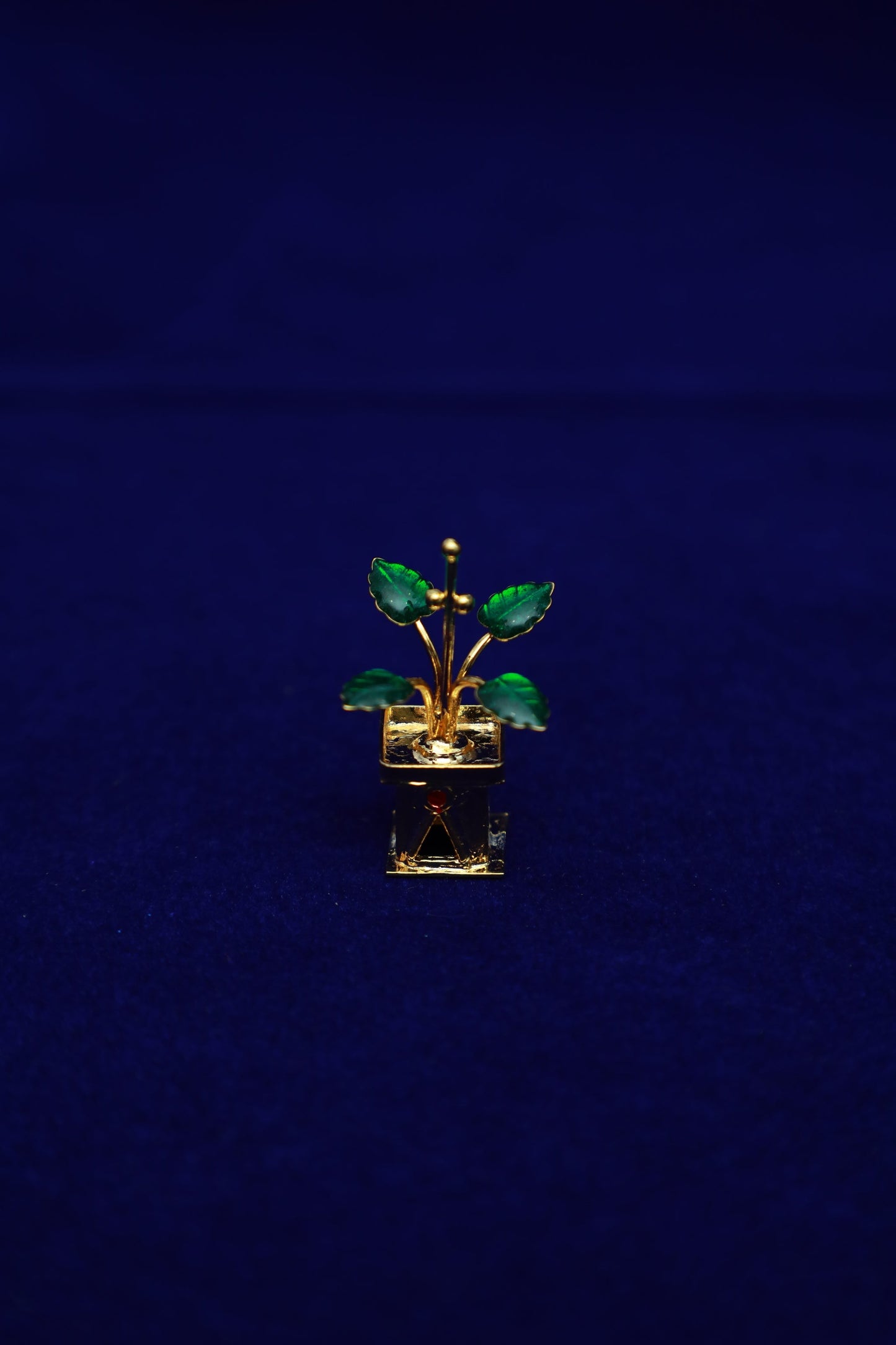 Pure Silver Tulsi Stand Gold Plated-6 Grams