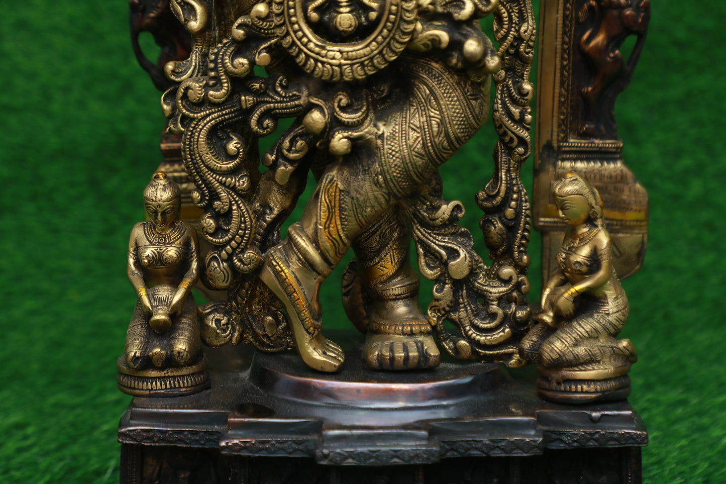 Brass Thiruvachi Krishnan(Antique Model)-31 Inches